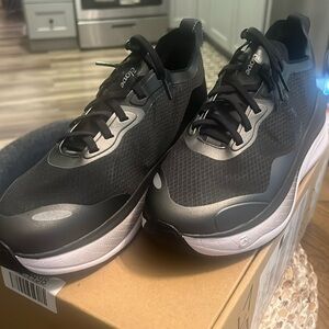 Clove New-In-Box Unisex Night Shift Black Shoes W9.5 M8